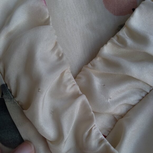 Tintoretto Cream 100% Silk Top with Leaf Print and Flutter Sleeves - Picture 8 of 8